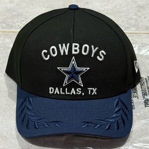 New Era Dallas Cowboys Black and Navy Embroidered Hat